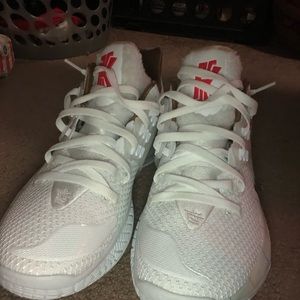 spongebob kyrie 3 “sandy cheeks”